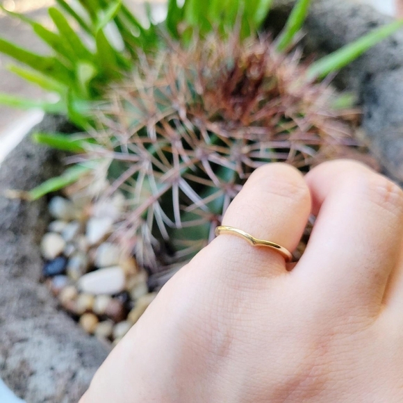 Classic Dainty Gold Arrow Wishbone Ring Band - Picture 5 of 8